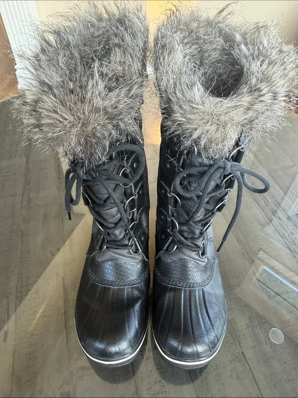 Sorel Tofino ii Black Quilted Lace-Up Faux Fur Trim Winter Boots Womens Size 9.5